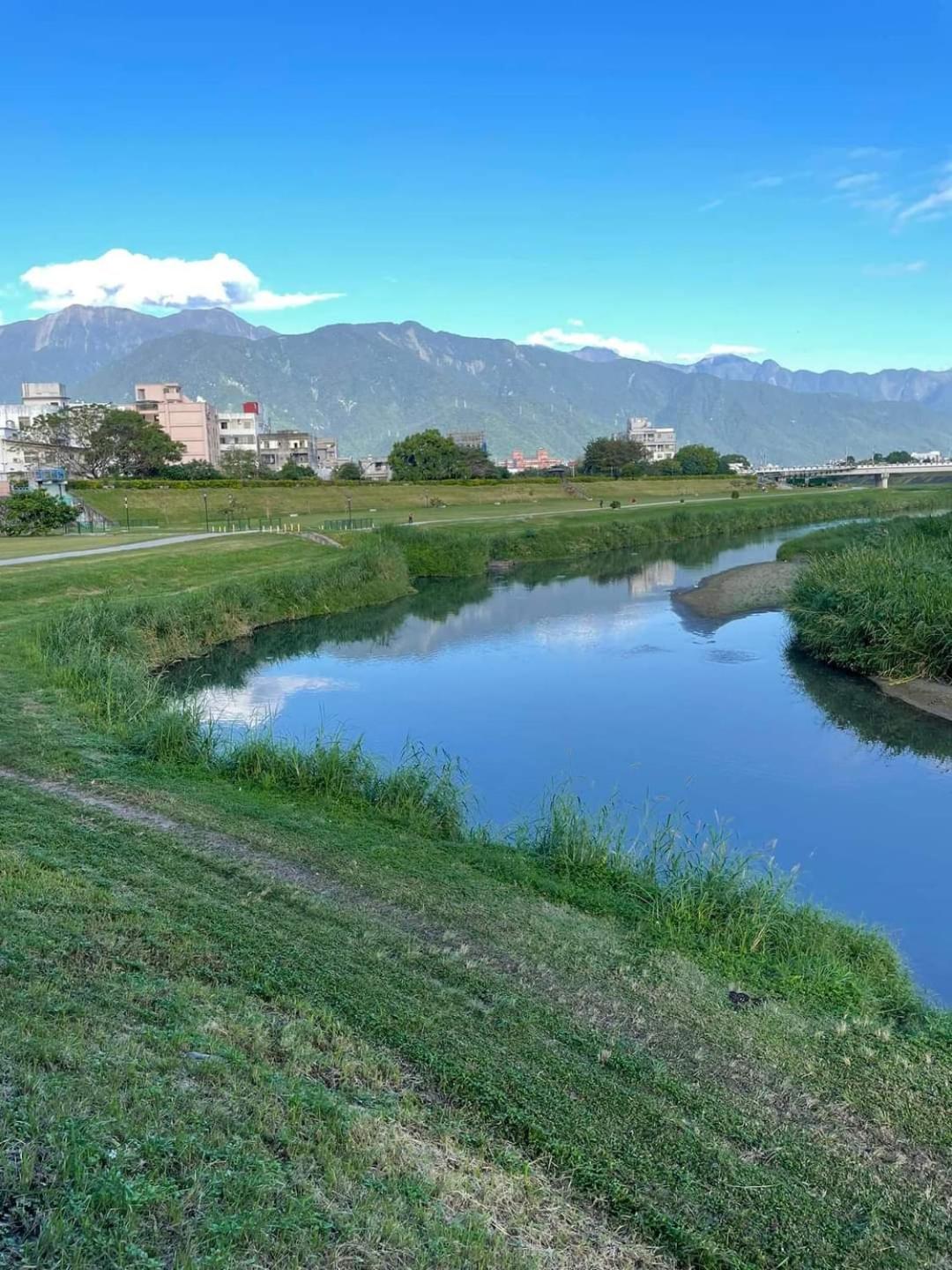 5 Loaves 2 Fish B&B Hualien stad Exteriör bild