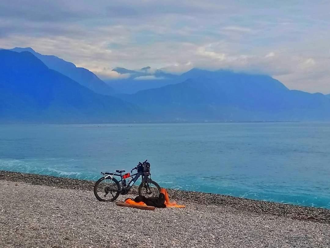 5 Loaves 2 Fish B&B Hualien stad Rum bild
